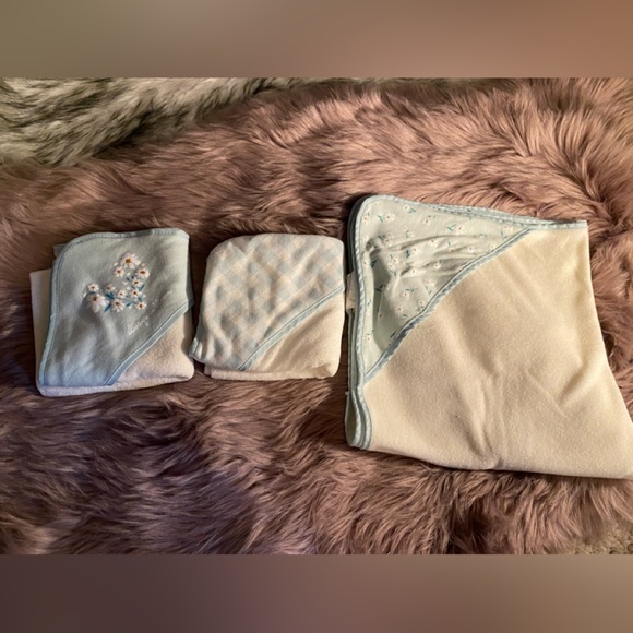 5/$25 3 Baby hooded bath towels - Picture 1 of 4